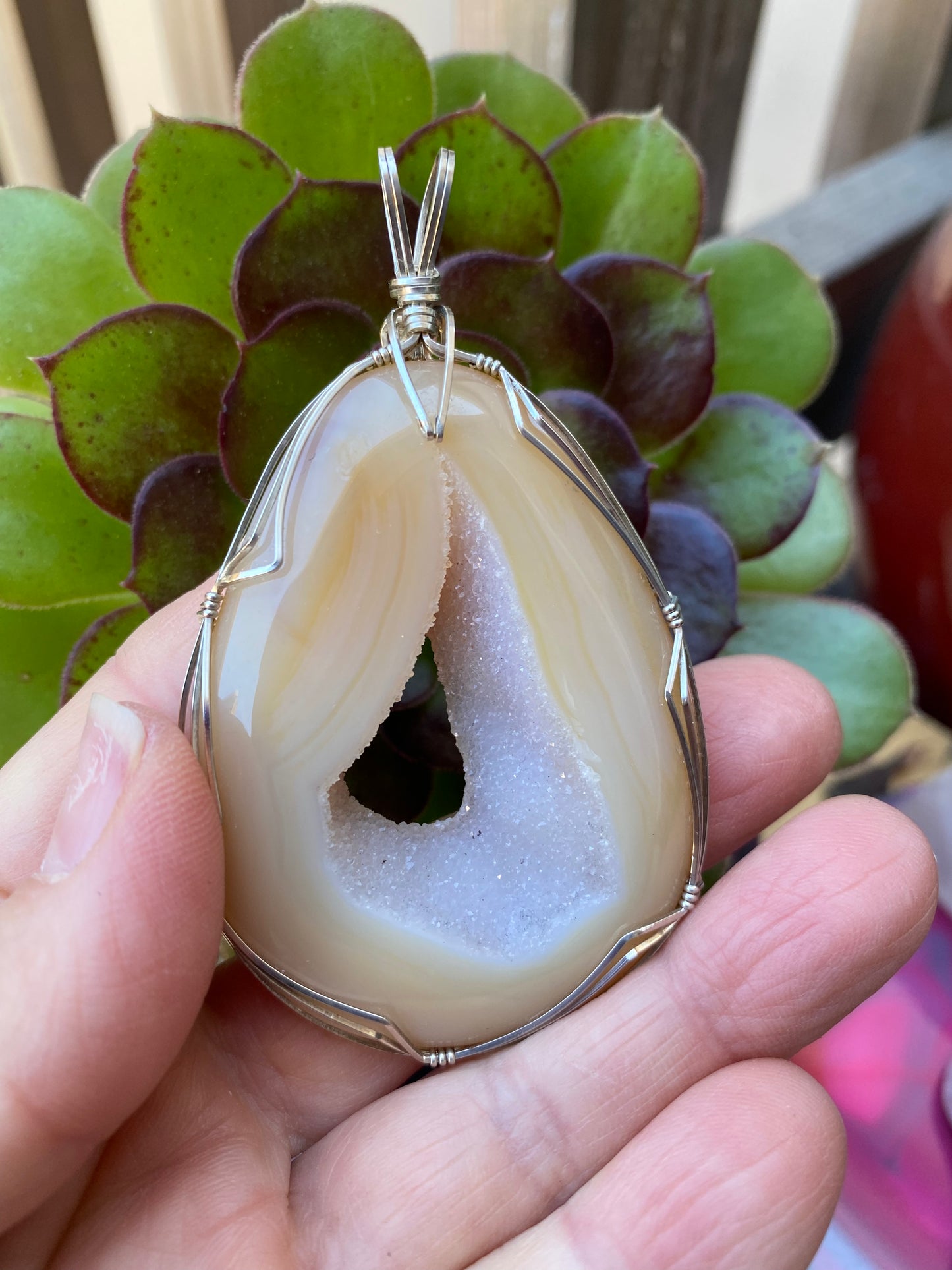 Druzy Agate Pendant (Cream)