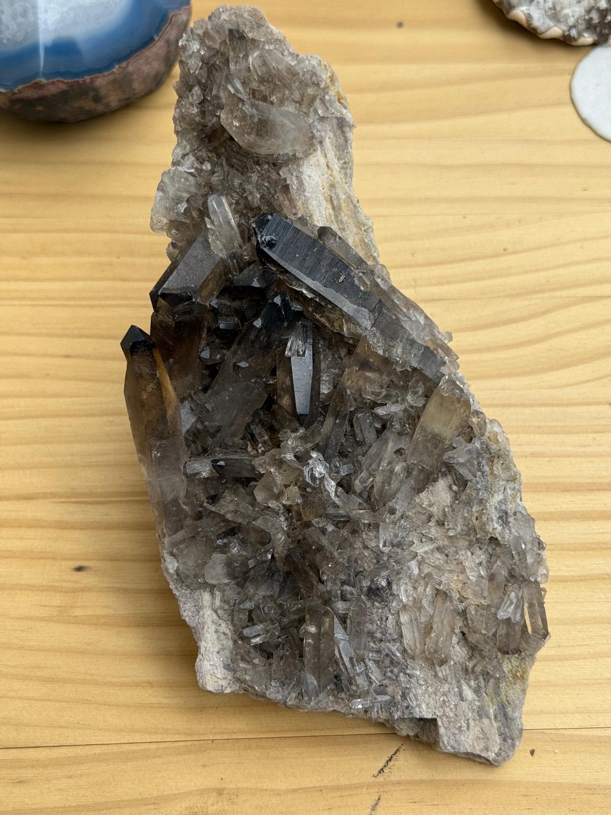 🤎 Smoky Quartz C – Light, Grounded, and Energized