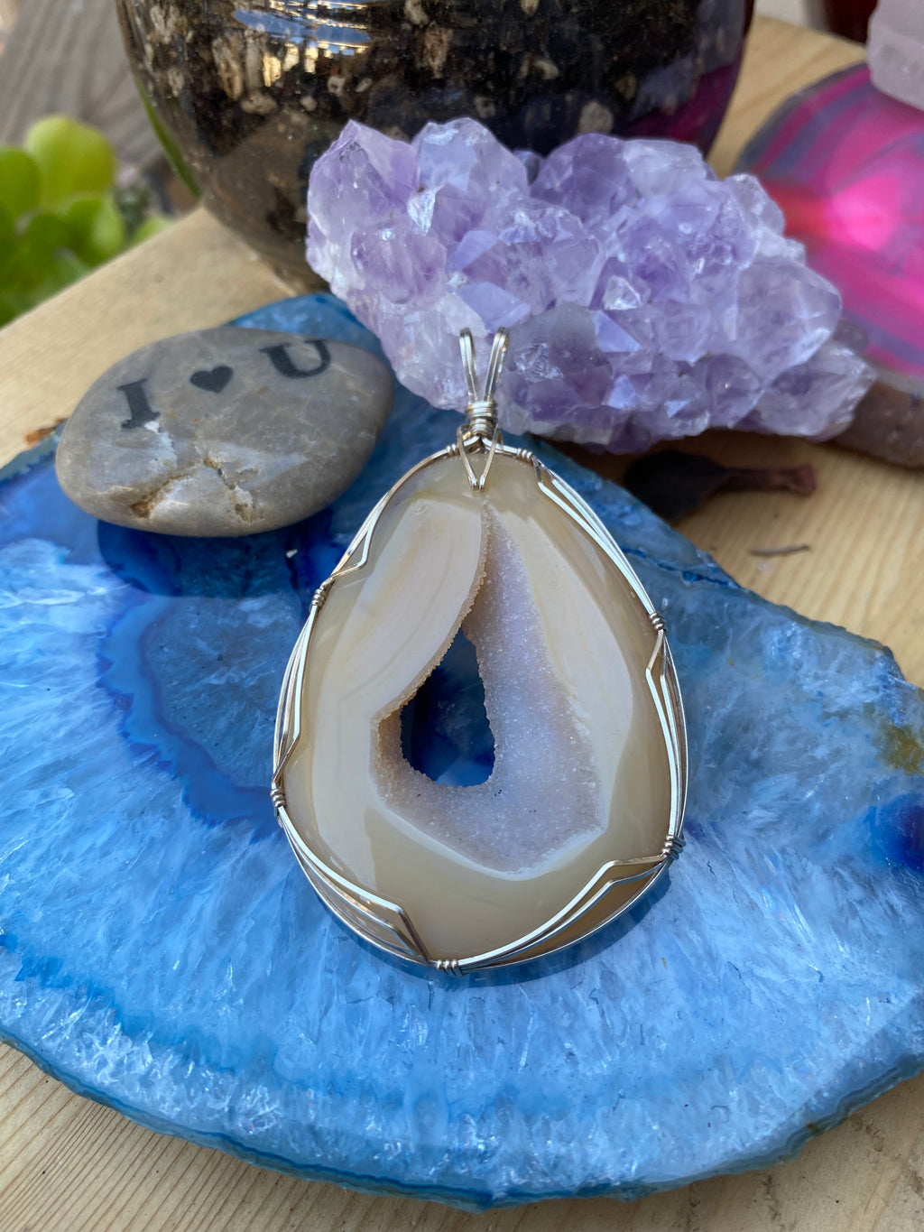 Druzy Agate Pendant (Cream)